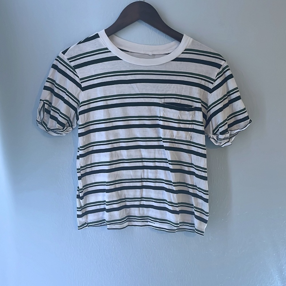 Tee shirt slightly worn